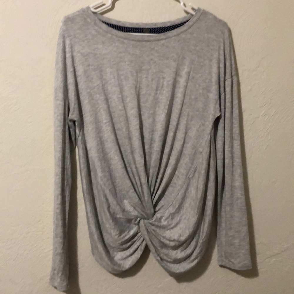 Long-Sleeved Shirt w/ Knotted Front